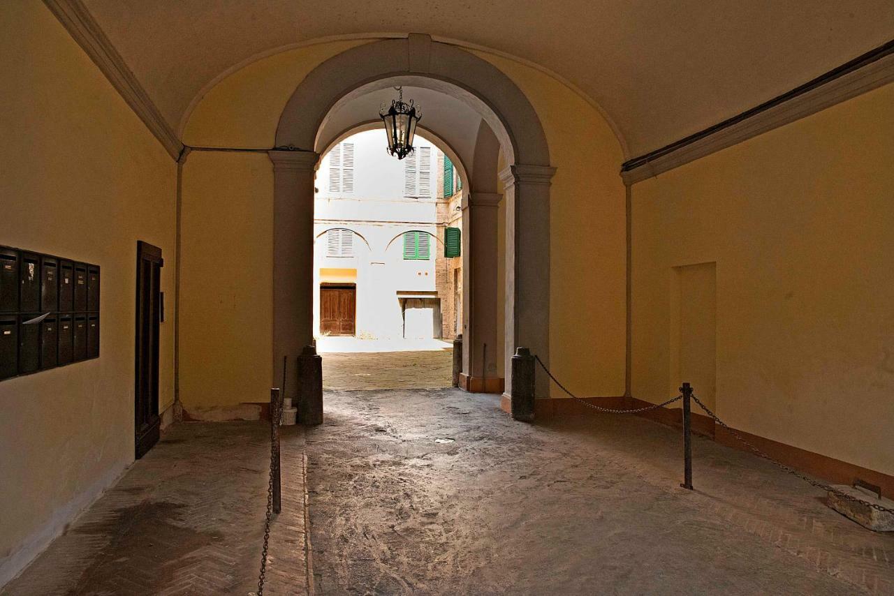 Stilmoderno Lejlighed Siena Eksteriør billede